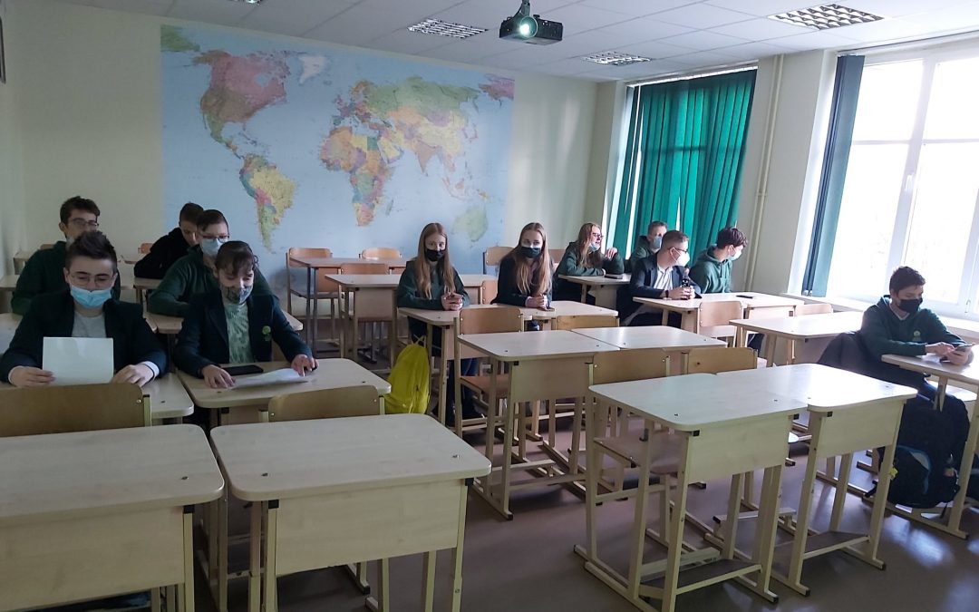 Atrask, pažink nariai dalyvavo Žaliosios politikos instituto organizuotame „Moksleivių protmūšyje“