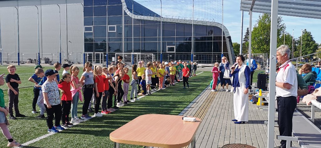 Tokijo Olimpinių žaidynių šūkis “Greičiau, aukščiau, tvirčiau-kartu!”