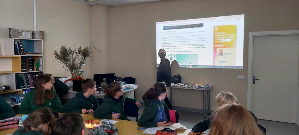 5d klasės mokiniai toliau vykdo projektą „Aplink pasaulį su knyga“