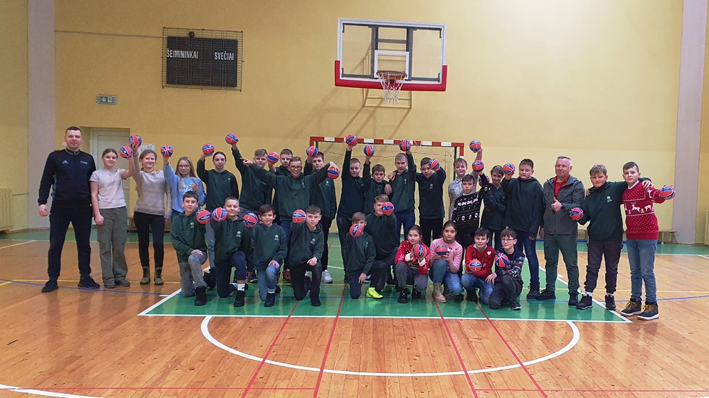 Apdovanoti aktyviausi projekto ,,Aktyvi mokykla“ mokiniai