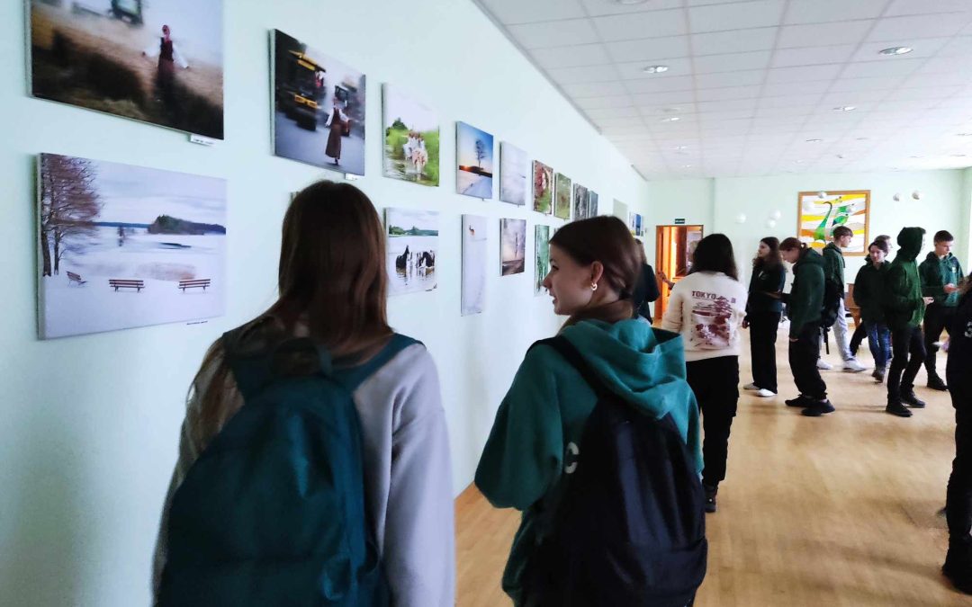 Kretingos Motiejaus Valančiaus viešojoje bibliotekoje tyrinėjo meną