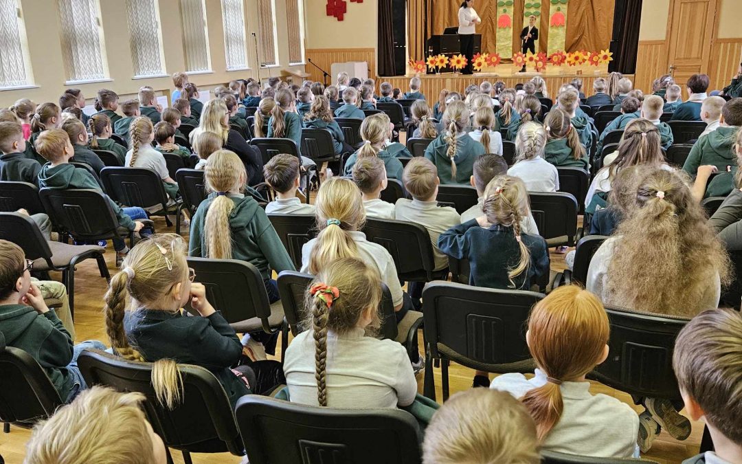Progimnazijos aktų salėje skambėjo mokinių muzika