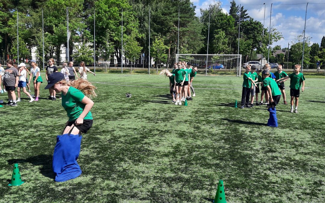 Vyko sporto šventė 1–4 klasių mokiniams „Olimpinė diena“