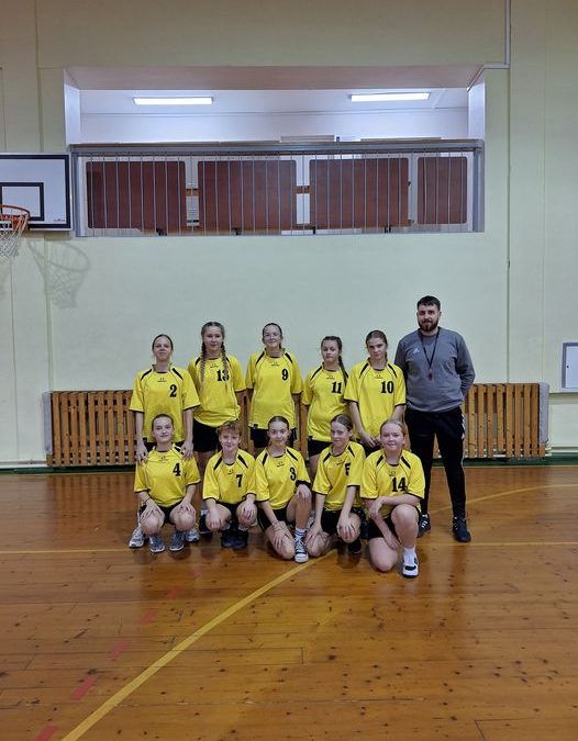 Mergaičių kvadrato varžybose iškovojo 2 vietą
