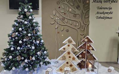 Progimnazijoje įžiebta Kalėdų eglutė