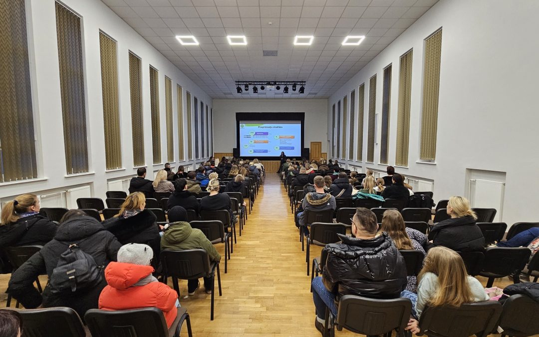 Vyko atvirų durų diena 4-ų klasių mokiniams ir jų tėveliams