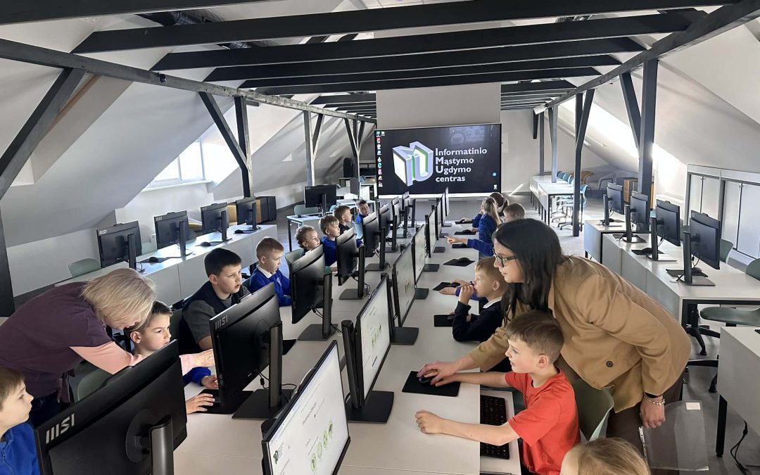 Dalyvavo integruotoje pamokoje „Gyvūnų vystymosi stadijos“