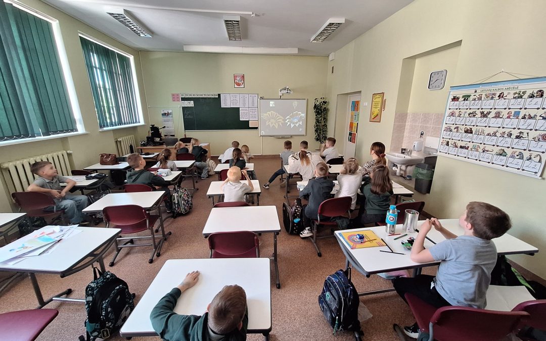 Visos dienos mokyklos mokiniai turėjo edukaciją apie bites